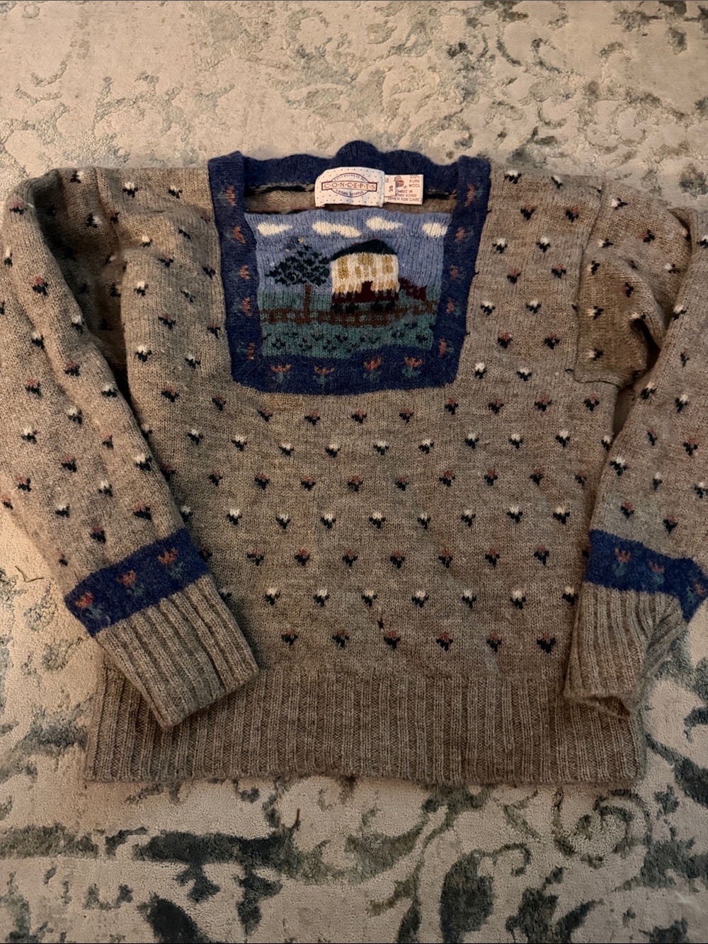 Cozy Wool-Blend Scoop Neck Sweater in Gray with Blue Yoke